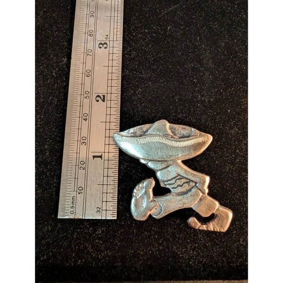Vintage Mexican Sterling Silver Sombrero Man Brooch Unique Walking Figure Pin - Picture 12 of 13
